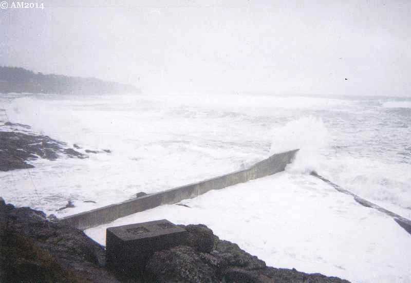 Depoe Bay entrance in rough weather